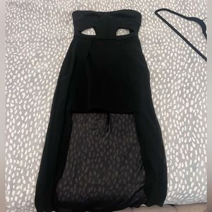 Strapless dress with mesh train